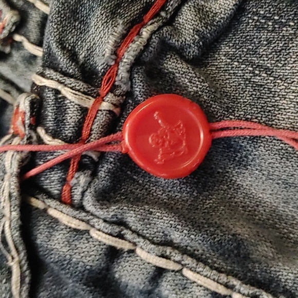 True Religion Distressed Jeans - Picture 8 of 8